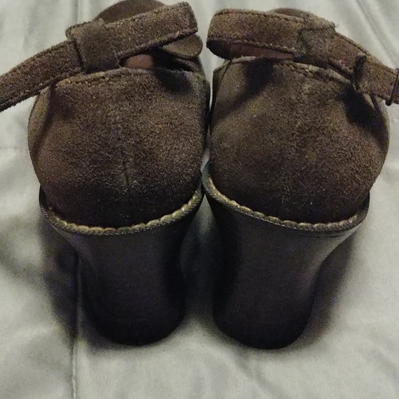 Yellow Box Peeptoe Wedges 6.5 - Picture 4 of 7